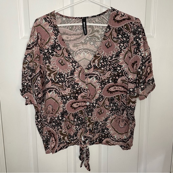 Lord and Taylor Design Lab Paisley tie front blouse. 1X - Picture 1 of 8